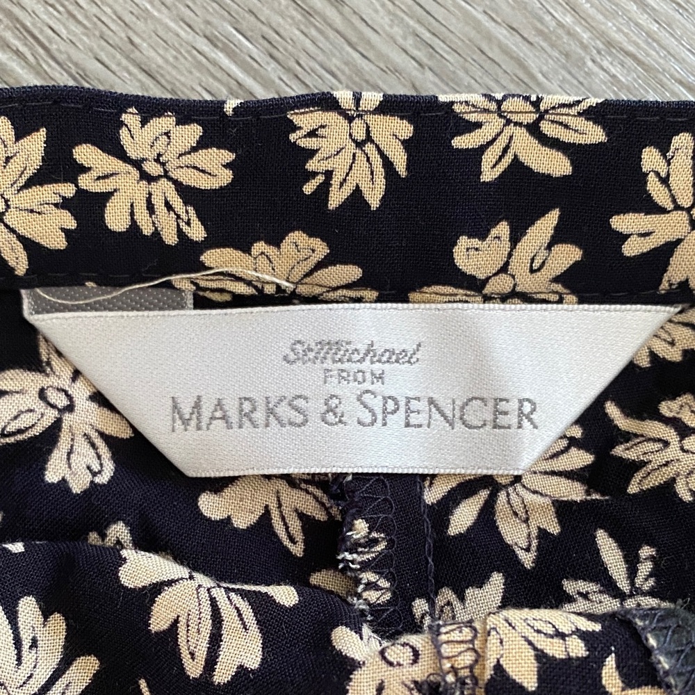 103. Vintage Floral Dark Navy and Tan Women's Skirt - Picture 3 of 5
